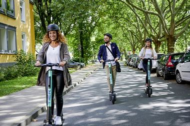 Unterwegs mit den E-Tretrollern Unterwegs mit den E-Tretrollern