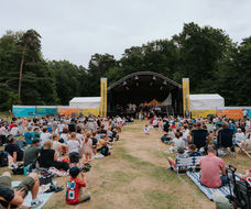 Picknick trifft Theater im Senner Waldbad