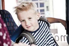Schulkind im Bus Schulkind im Bus