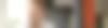 Junger Mann schaut nachdenklich aus dem Fenster einer StadtBahn.