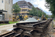 Gleisarbeiten am Rathaus 2025 Alte Gleise an der Haltestelle Rathaus entfernt