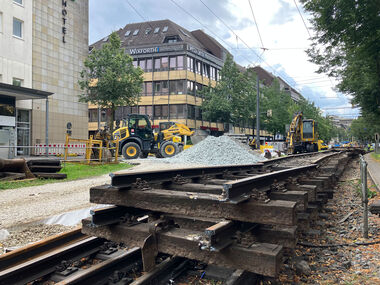 Gleisarbeiten am Rathaus 2025 Alte Gleise an der Haltestelle Rathaus entfernt