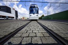 Vamos auf dem Betriebshof frontal von unten fotografiert.