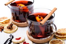 Symbolbild: Glühwein mit Zimtstangen Symbolbild: Glühwein mit Zimtstangen