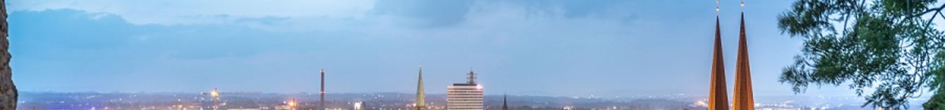 Das Bild zeigt das Bielefeld von der Sparrenburg aus.