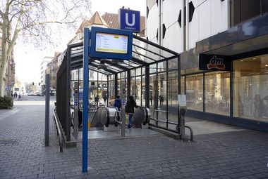 Neue Monitore informieren über Abfahrtsszeiten Neue Monitore informieren über Abfahrtsszeiten