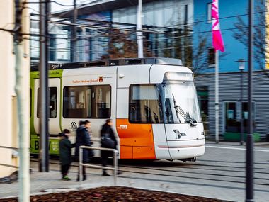 Vamos-Bahn im Stadtbild