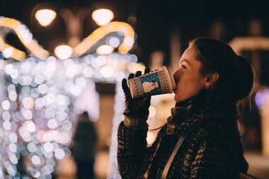 Symbolbild: Weihnachtsmarkt | Foto: freestocks auf Unsplash Symbolbild: Weihnachtsmarkt | Foto: freestocks auf Unsplash