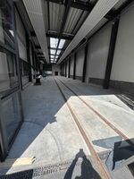 Der fertige Boden der Vamos-Halle.